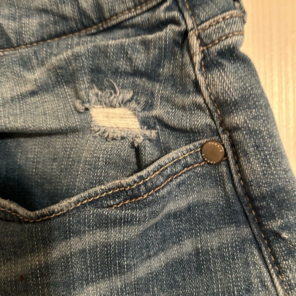 Torrid Light Blue Jean Shorts Size 26 - Picture 3 of 5